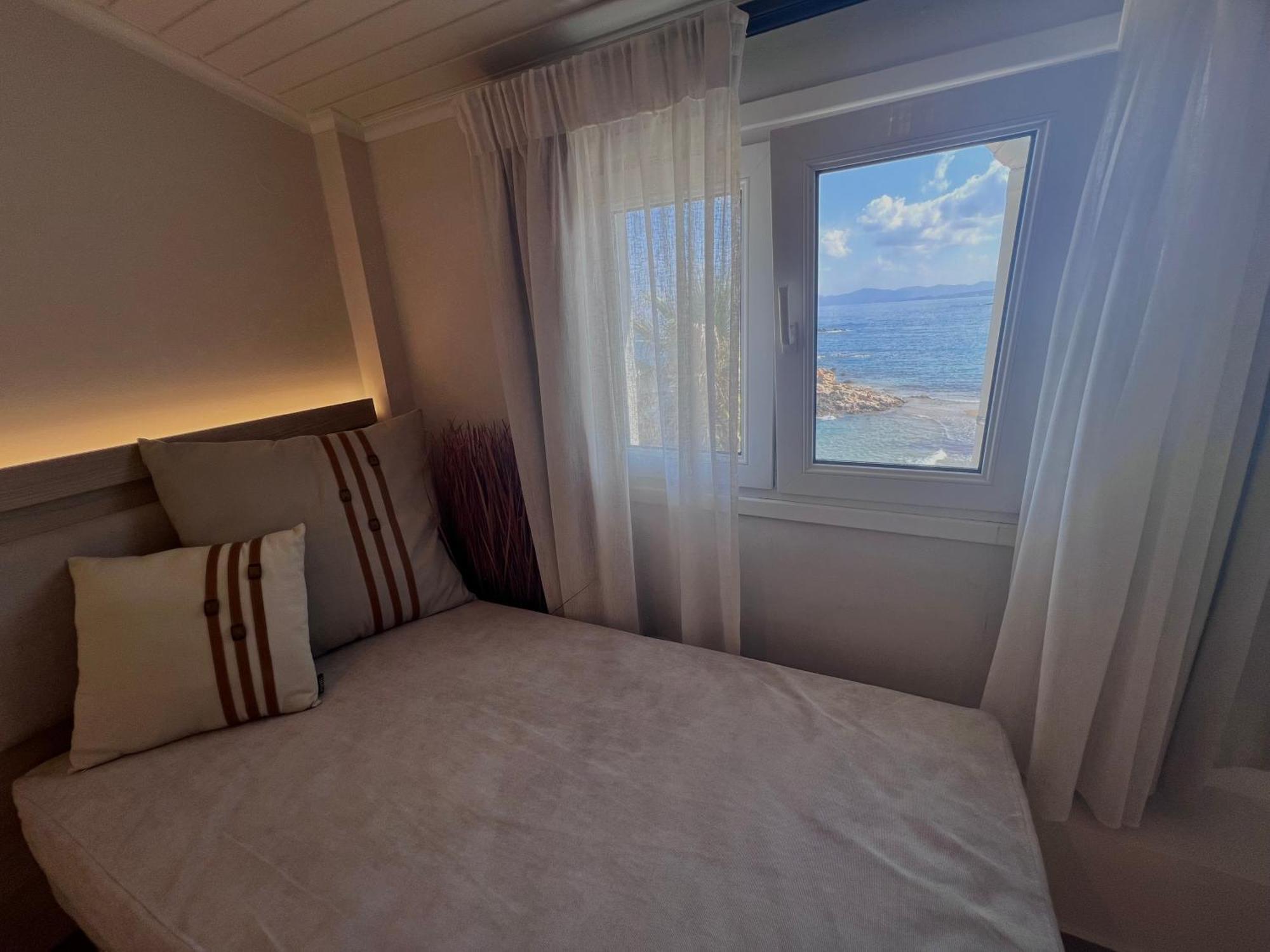 Sea Breeze Apartment Kalamaki  Exterior photo
