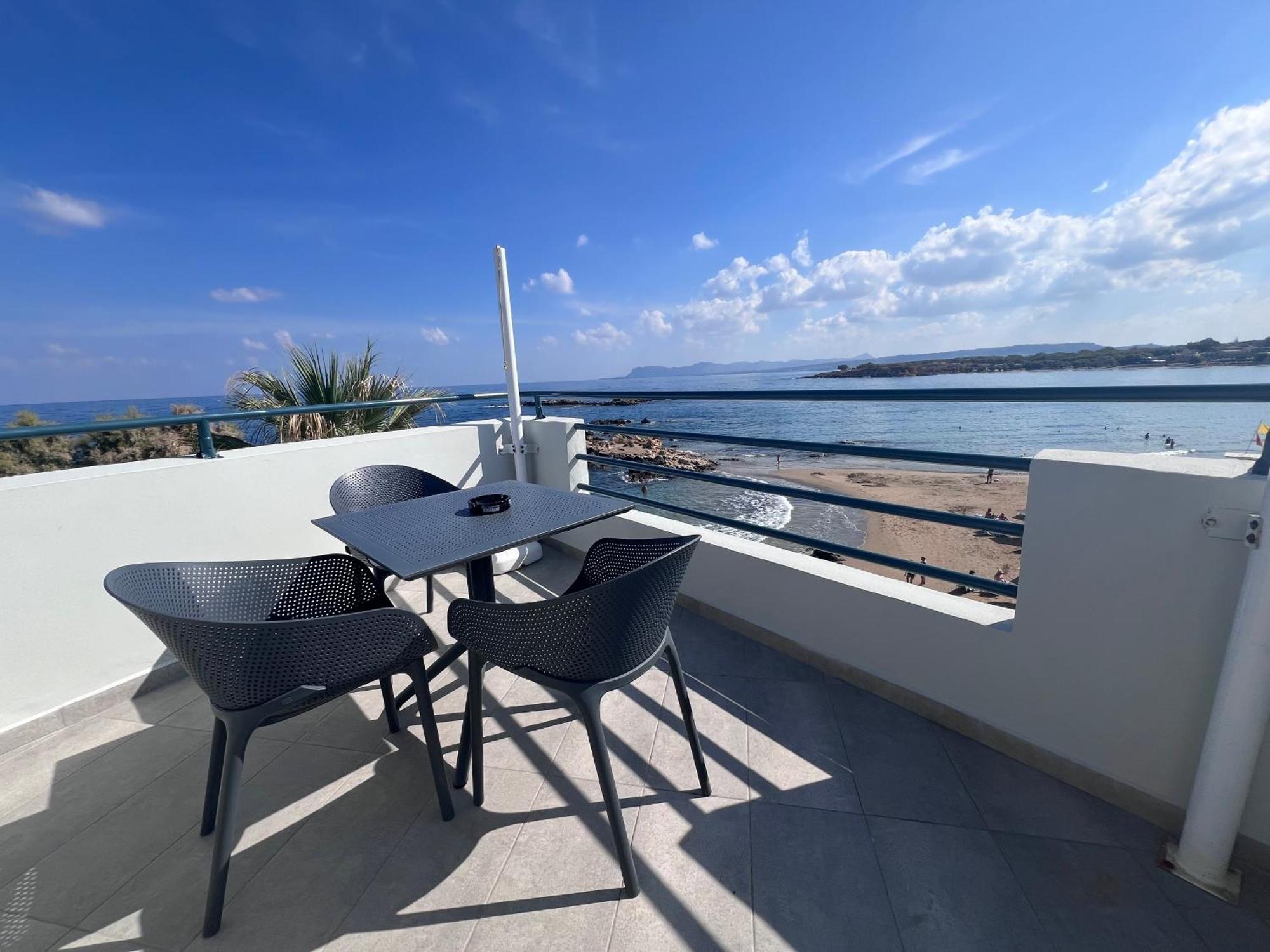 Sea Breeze Apartment Kalamaki  Exterior photo