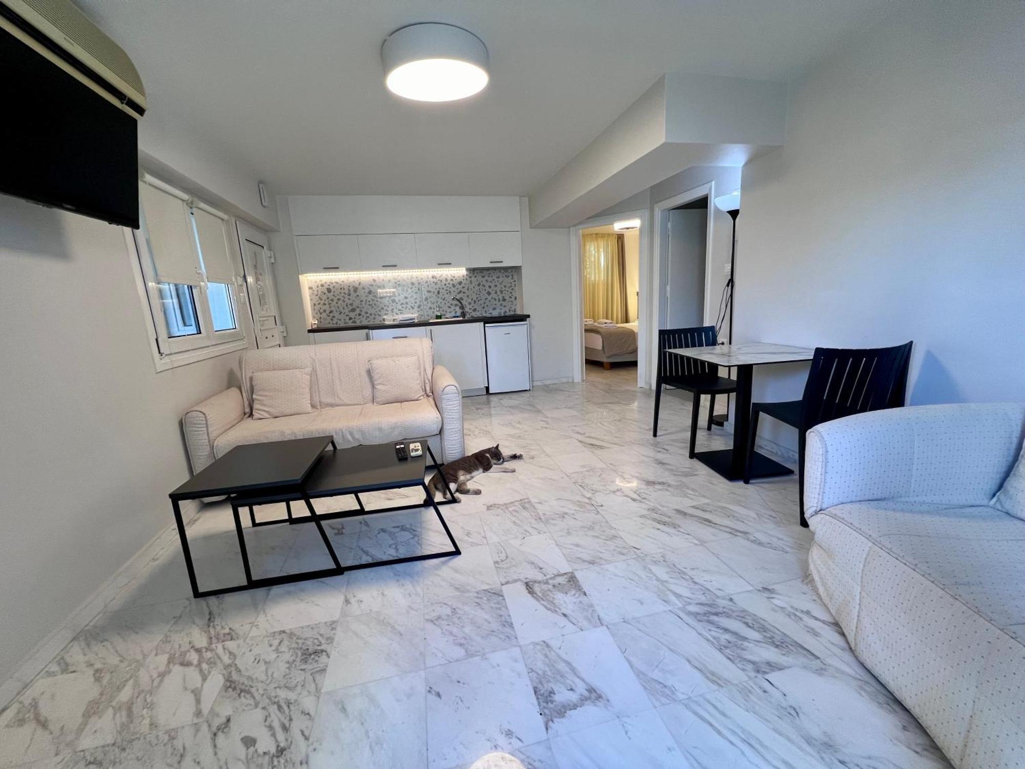 Sea Breeze Apartment Kalamaki  Exterior photo